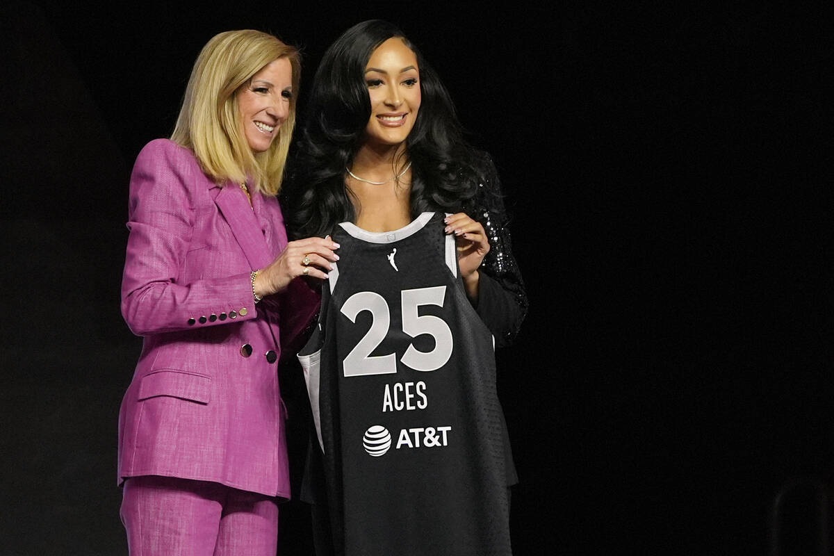 Alabama's Aaliyah Nye, right, poses for a photo with WNBA commissioner Cathy Engelbert after be ...