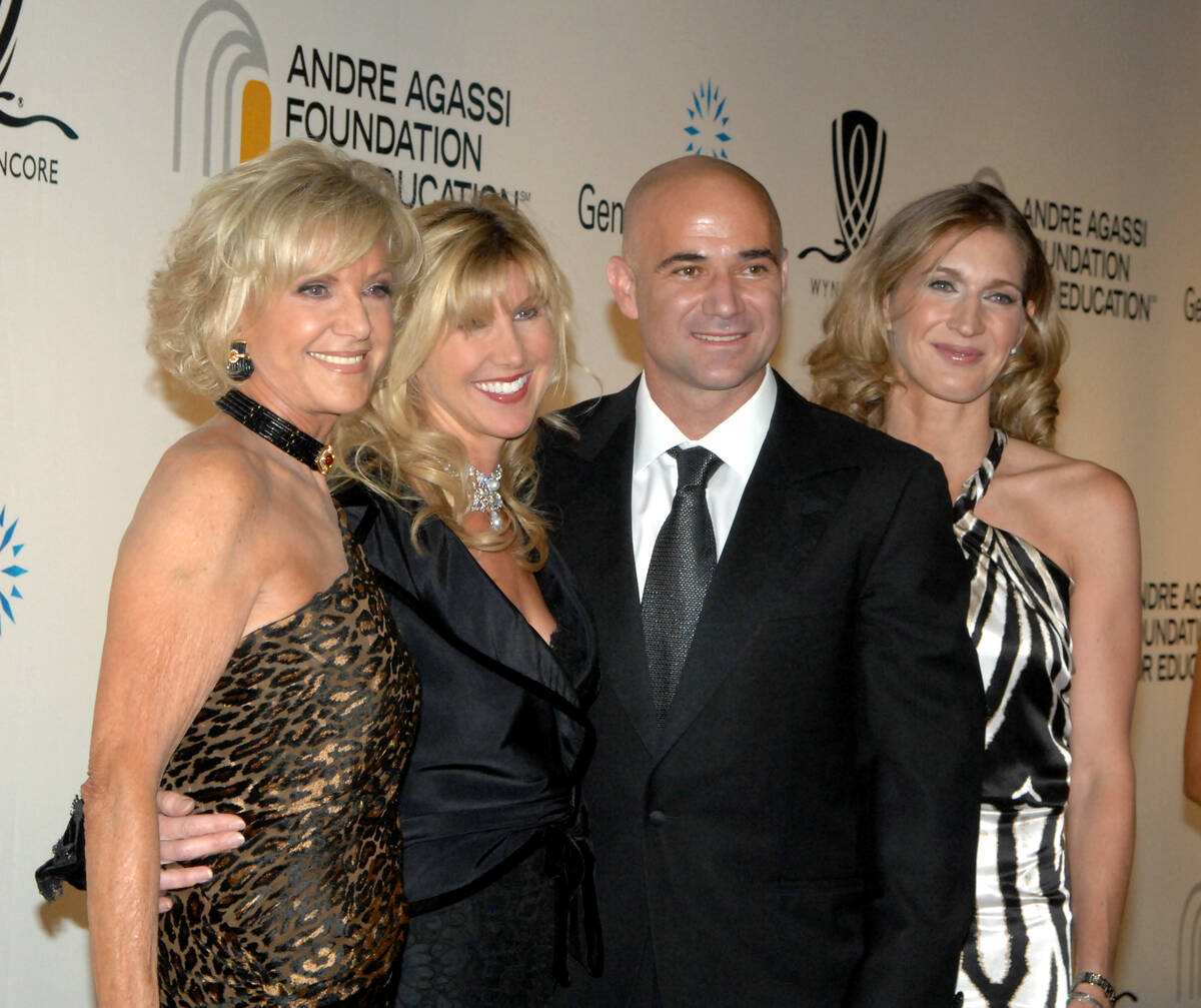 9/26/09: (l to r) Elaine Wynn, Kevyn Wynn, Andre Agassi and Steffi Graf arrive on the red carpe ...