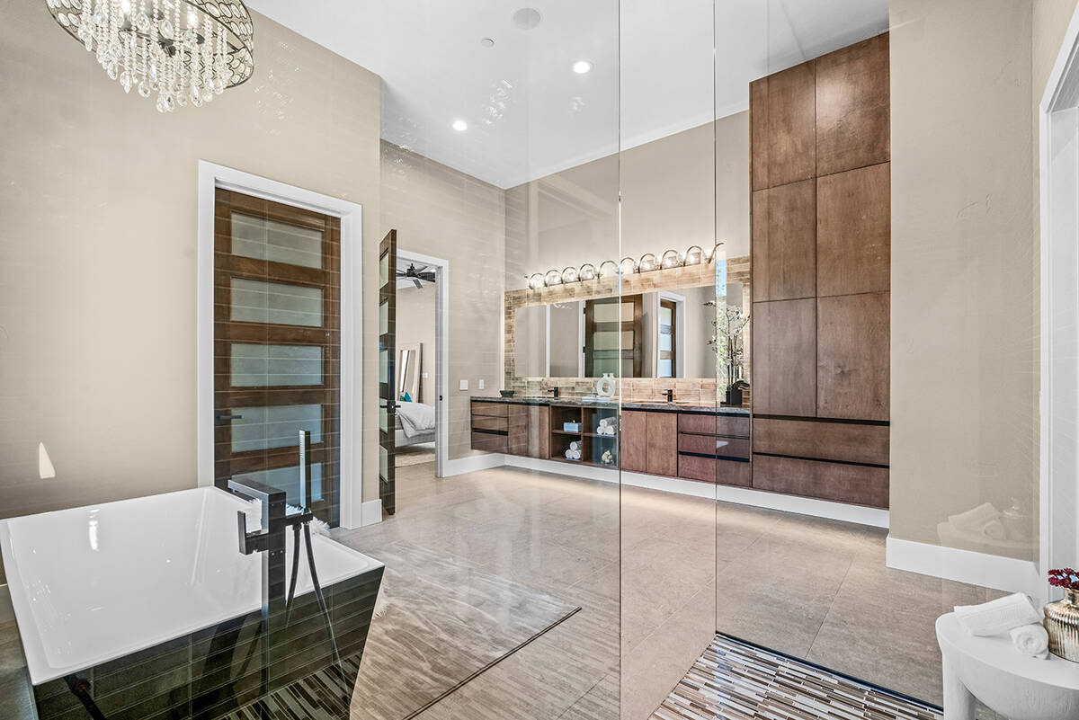 Master bath. (Stetson Ybarra/Rooted Elements)