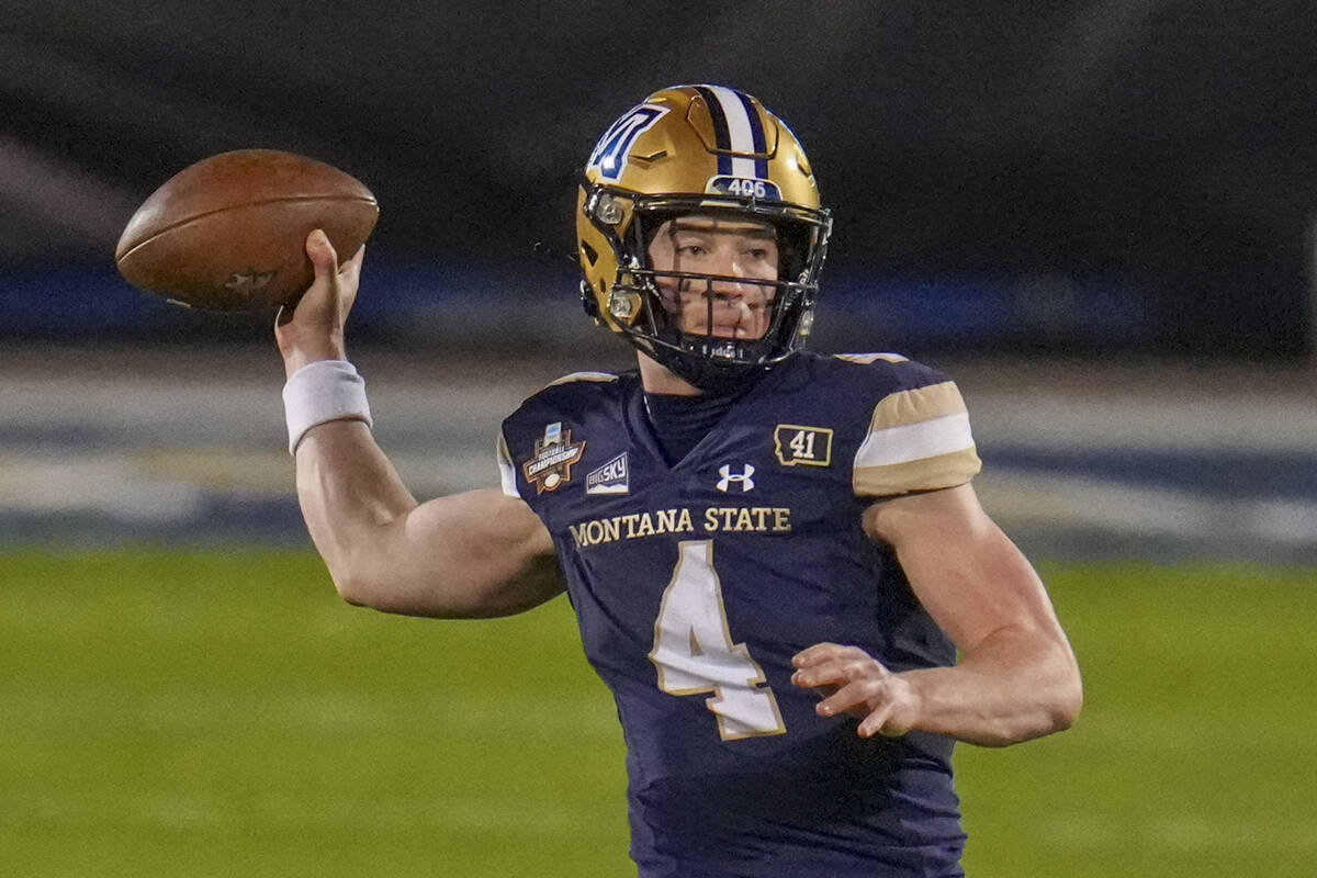Montana State quarterback Tommy Mellott throws a pass against North Dakota State during the fir ...