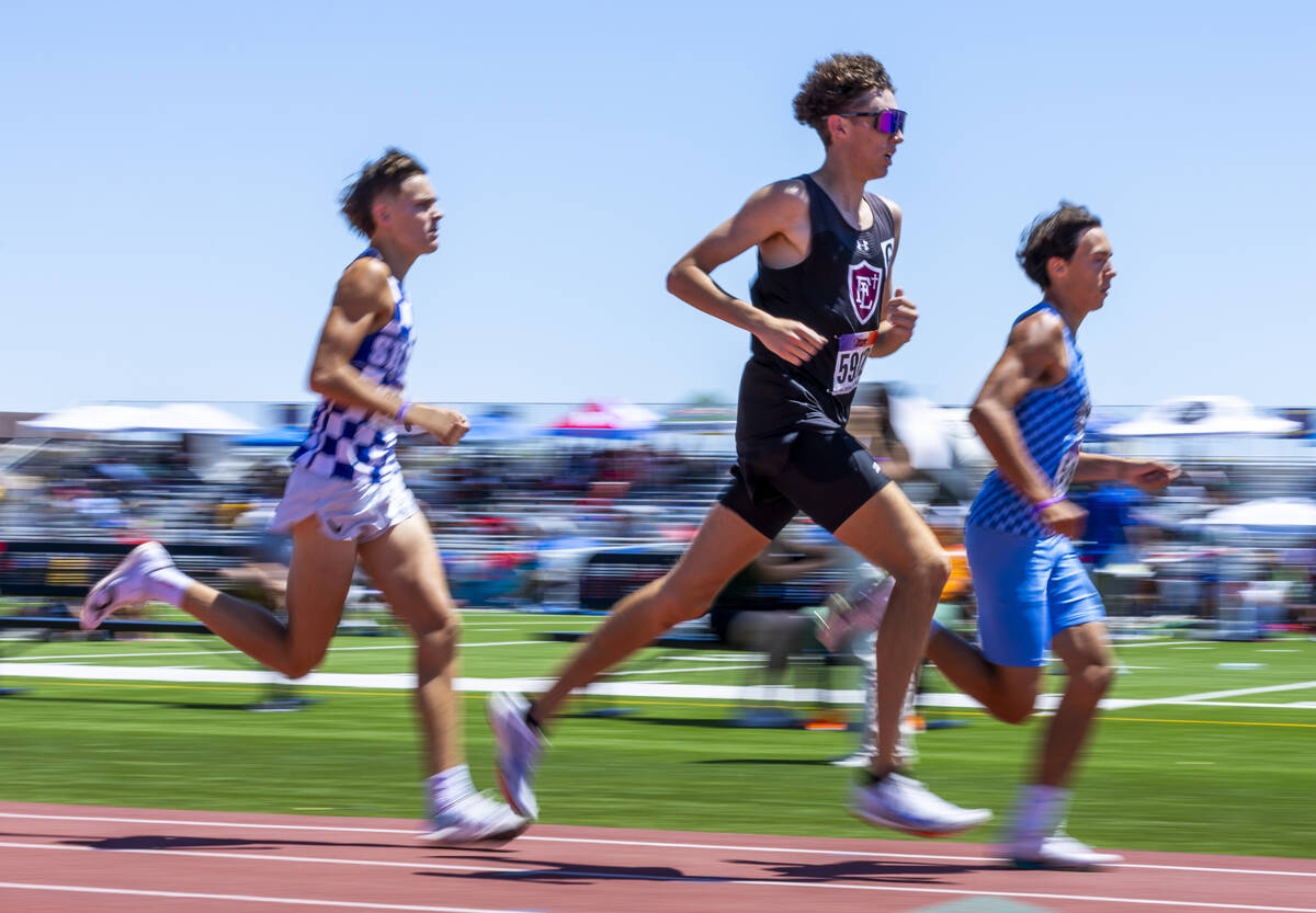 Centennial's Randin Patty (5901) leads leads Faith Lutheran's Brady Anderson (5982) and Shadow ...