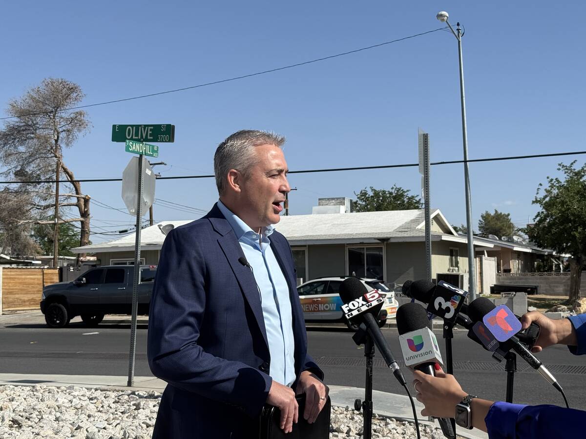 Homicide Lt. Robert Price discusses a murder-suicide that occurred in East Las Vegas on May 13 ...