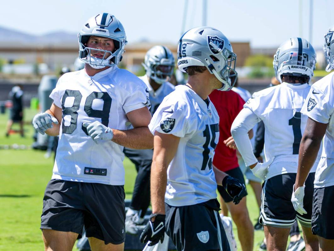 Raiders tight end Brock Bowers (89) runs a drill with teammates during Raiders OTA practice at ...