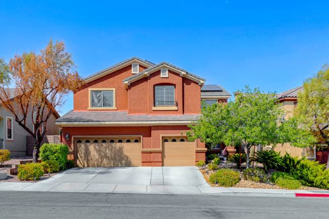 Located in Anthem Highlands at 2733 Auchmull St. and built in 2008, this home sits on an elevat ...