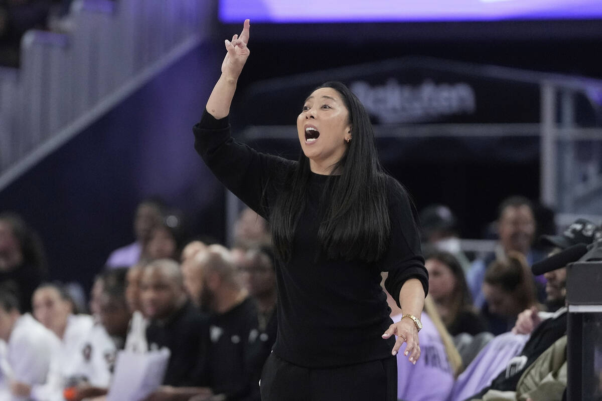 Golden State Valkyries head coach Natalie Nakase gestures toward players during the first half ...