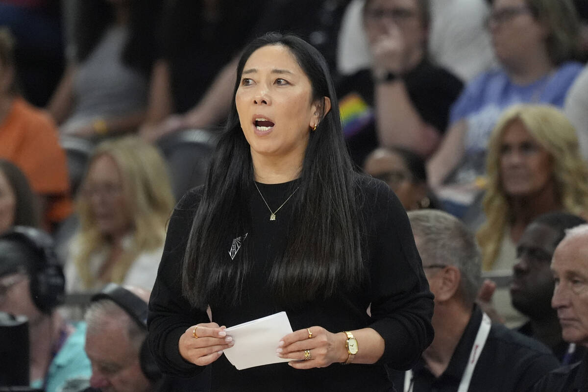 Golden State Valkyries head coach Natalie Nakase shouts instructions to the players during the ...