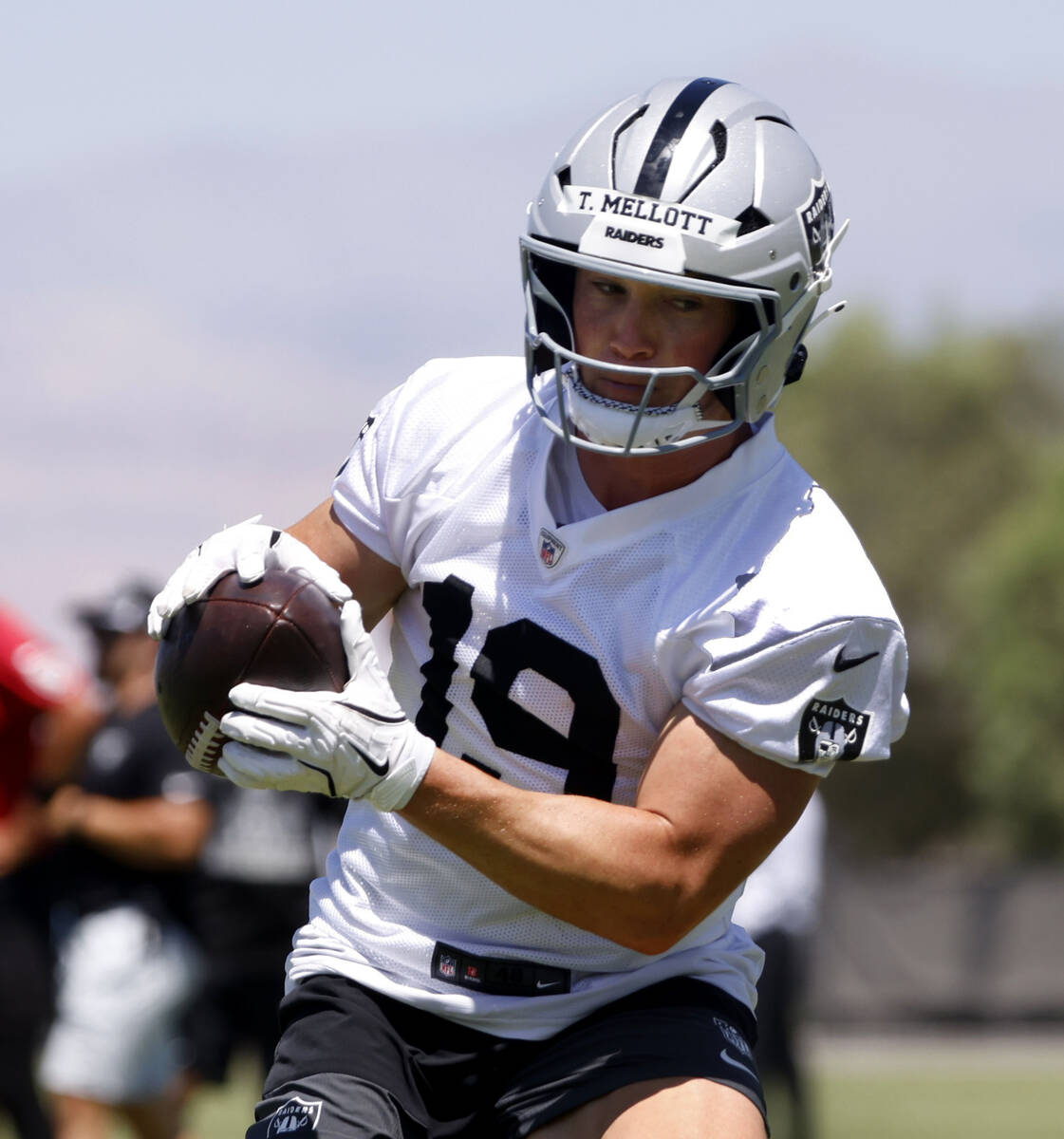 Raiders wide receiver Tommy Mellott (19) catches the ball during the last day of an NFL mandato ...