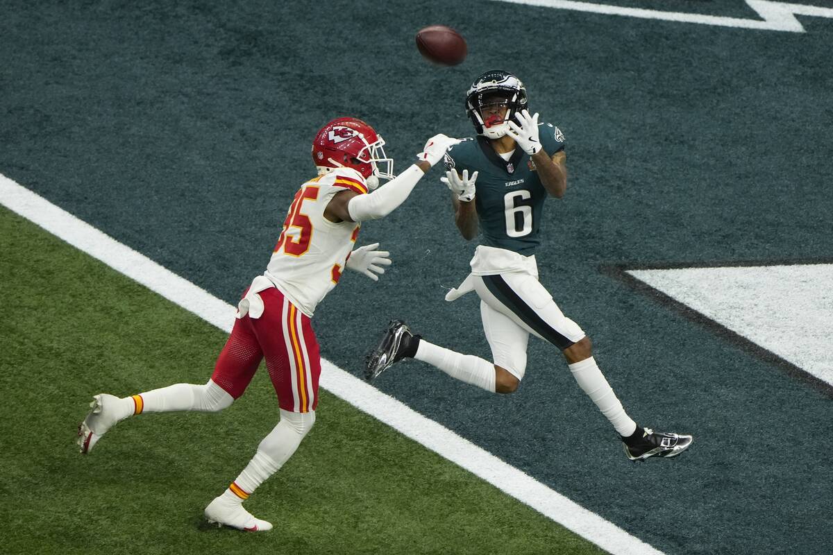 Philadelphia Eagles wide receiver DeVonta Smith (6) catches a touchdown pass ahead of Kansas Ci ...
