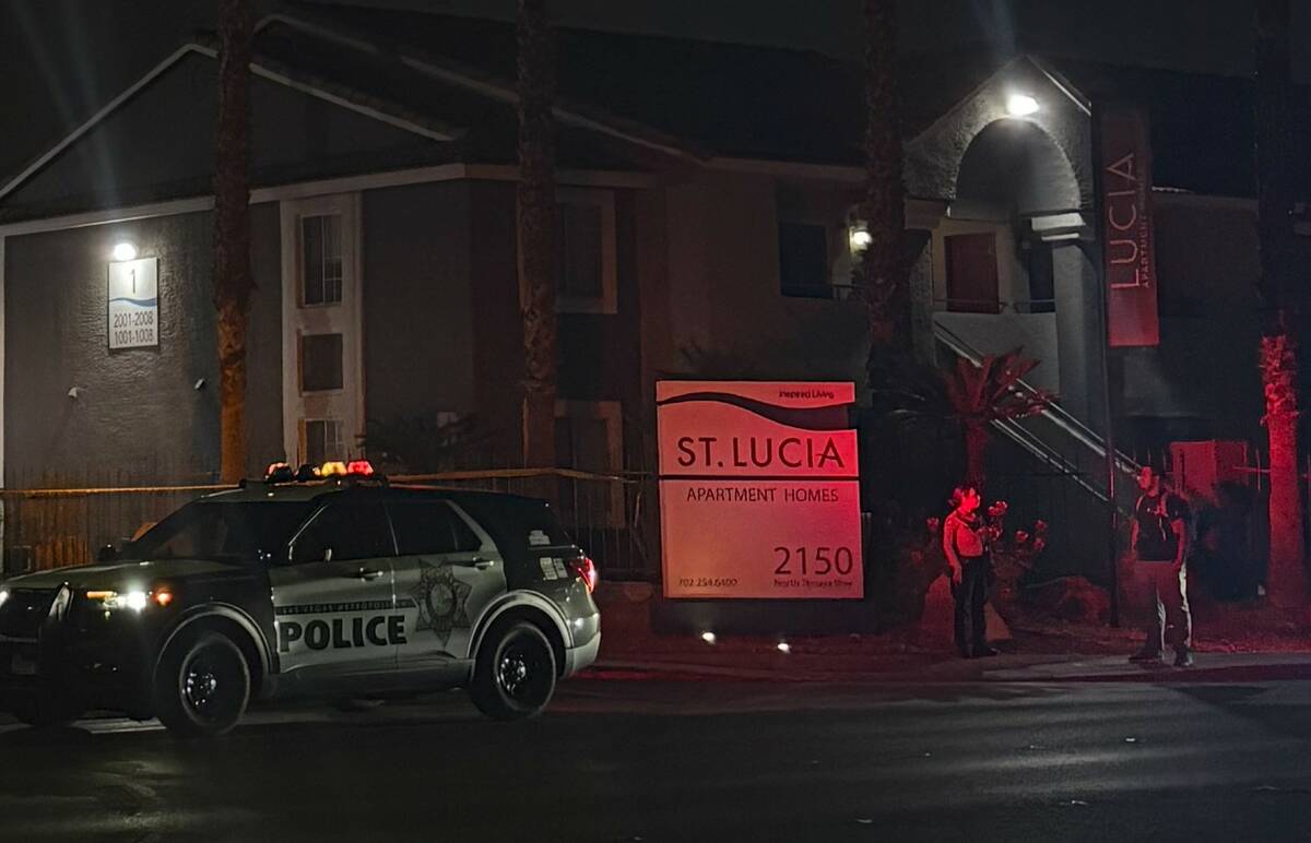 Man shot dead outside northwest Las Vegas apartment complex