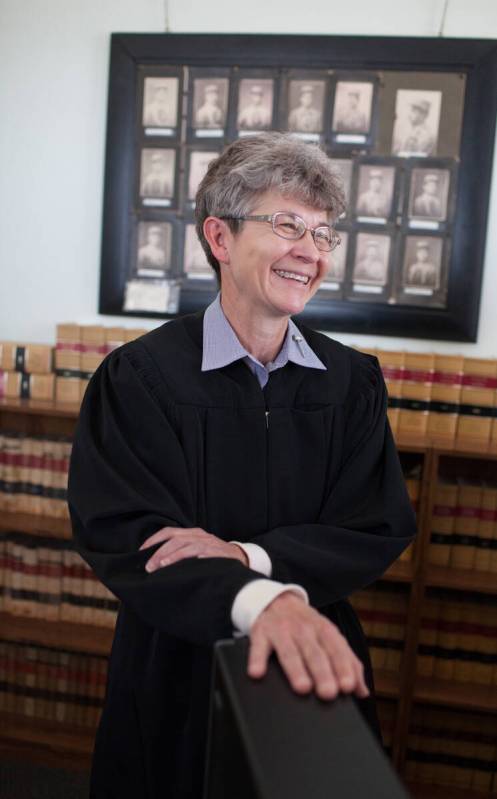 Kimberly Wanker talks to a reporter in chambers at Esmeralda County Fifth Judicial Court in Gol ...