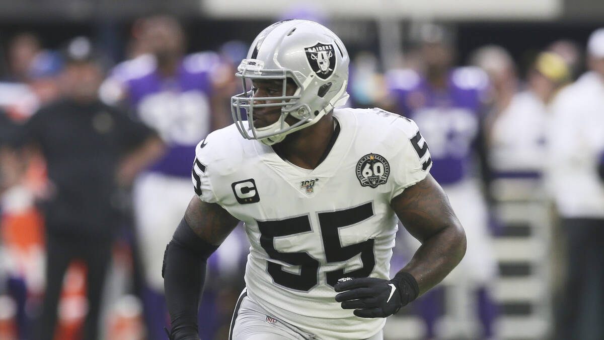 Oakland Raiders linebacker Vontaze Burfict gets set for a play during an NFL football game, Sun ...