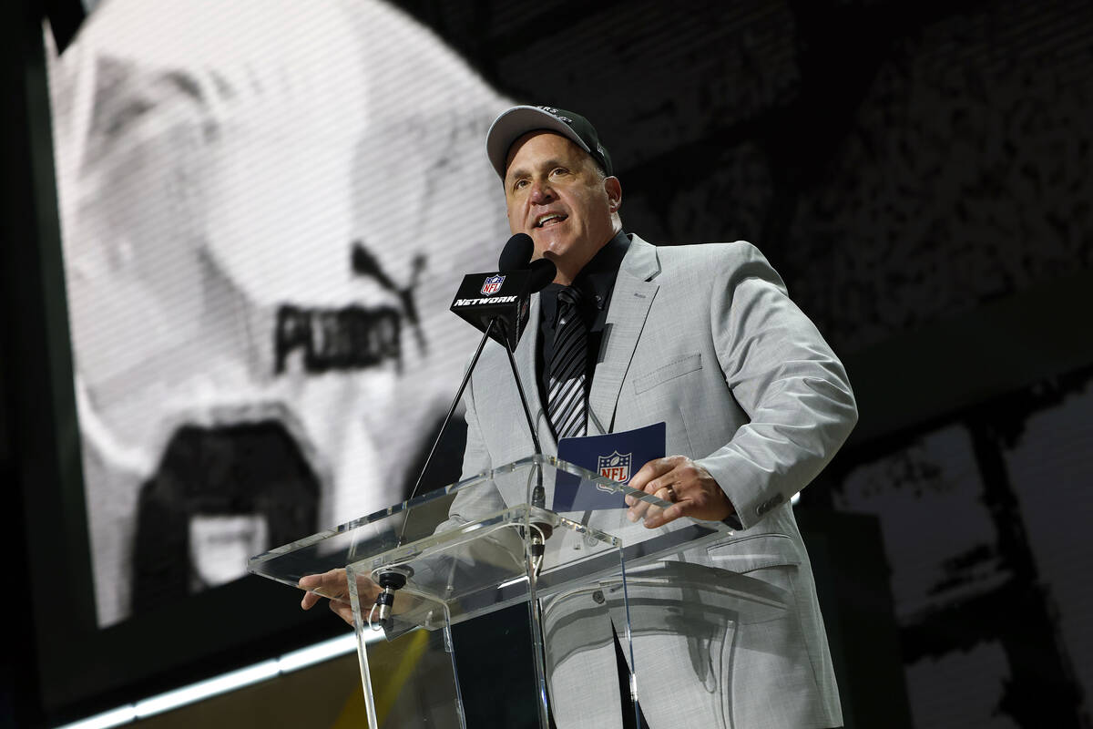 Former Las Vegas Raiders player Steve Wisniewski announces a pick during the second round of th ...
