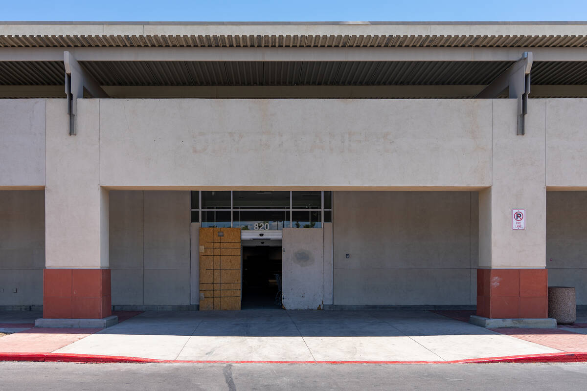 Construction progresses in Boca Park, Las Vegas July 21, 2025. (Kara Gildea/Las Vegas Review-Jo ...