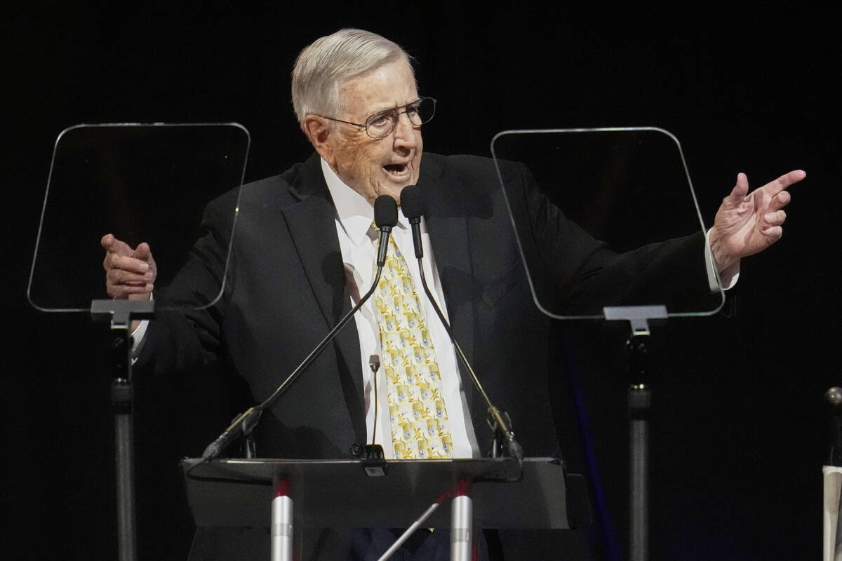 Brent Musburger, the Pro Football Hall of Fame 2025 Pete Rozelle Radio-Television Award winner, ...