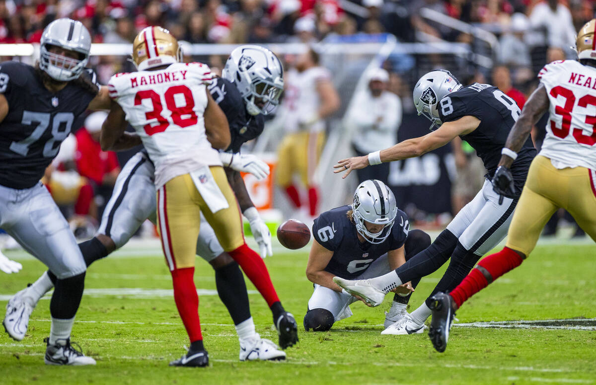 Raiders place kicker Daniel Carlson (8) makes a long field goal to take the lead against the Sa ...