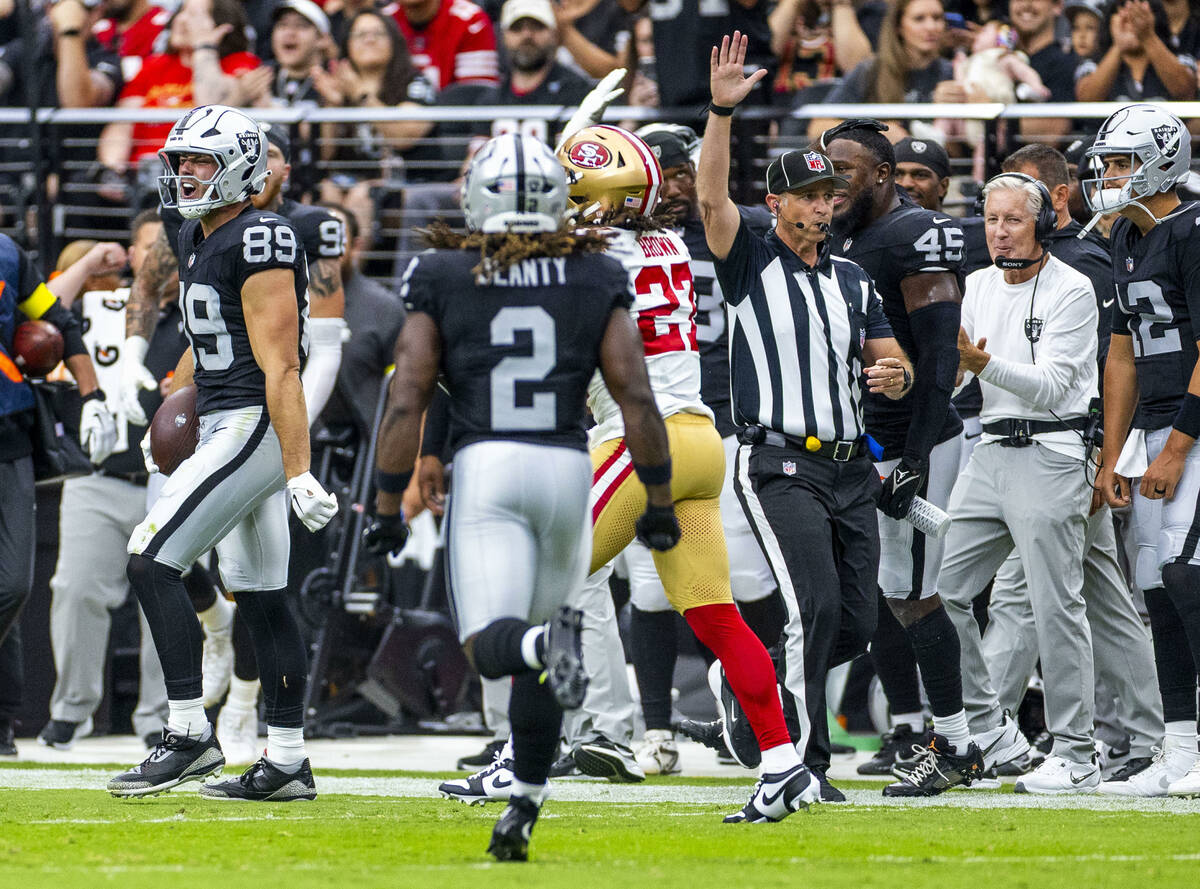 Raiders tight end Brock Bowers (89) celebrates a big catch early against the San Francisco 49er ...