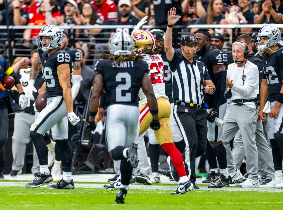 Raiders tight end Brock Bowers (89) celebrates a big catch early against the San Francisco 49er ...
