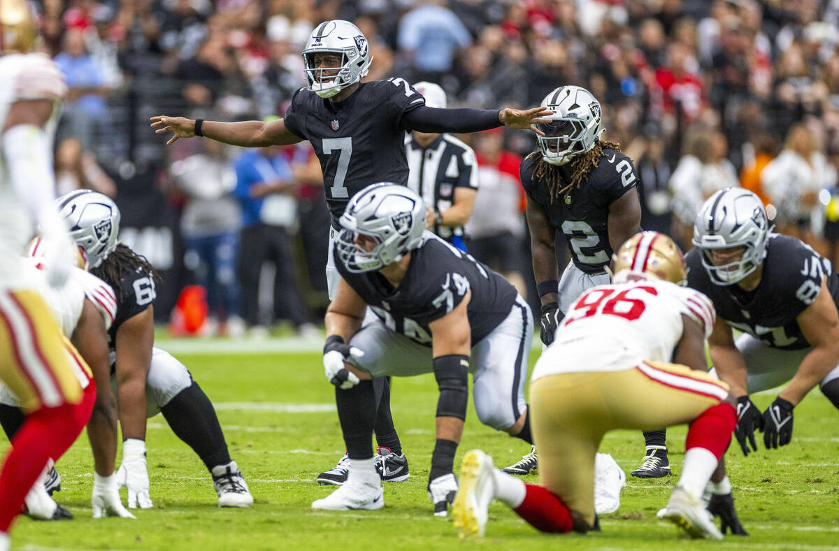 Raiders quarterback Geno Smith (7) calls a play against st the San Francisco 49ers during the f ...