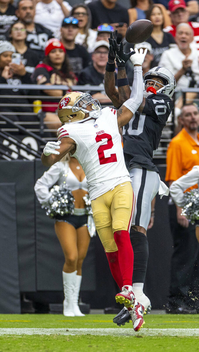 Raiders wide receiver Dont'e Thornton Jr. (10) battles for a catch against San Francisco 49ers ...