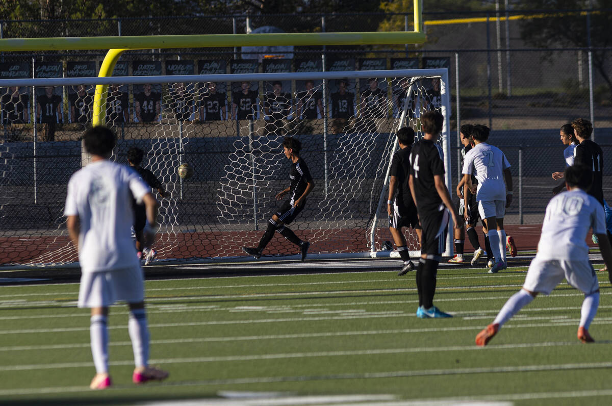 Desert Oasis scores against Palo Verde during a soccer game at Palo Verde High School on Monday ...