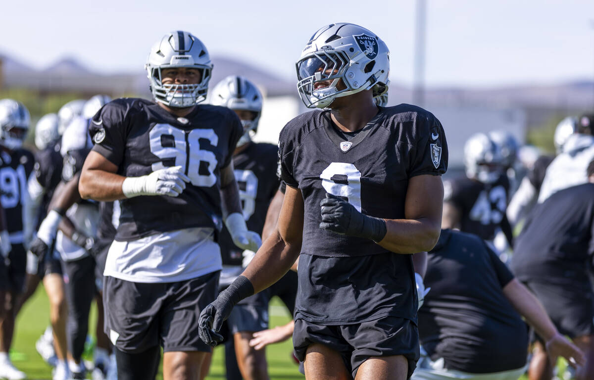 Raiders defensive end Tyree Wilson (9) runs a sprint during warm ups at the Intermountain Healt ...