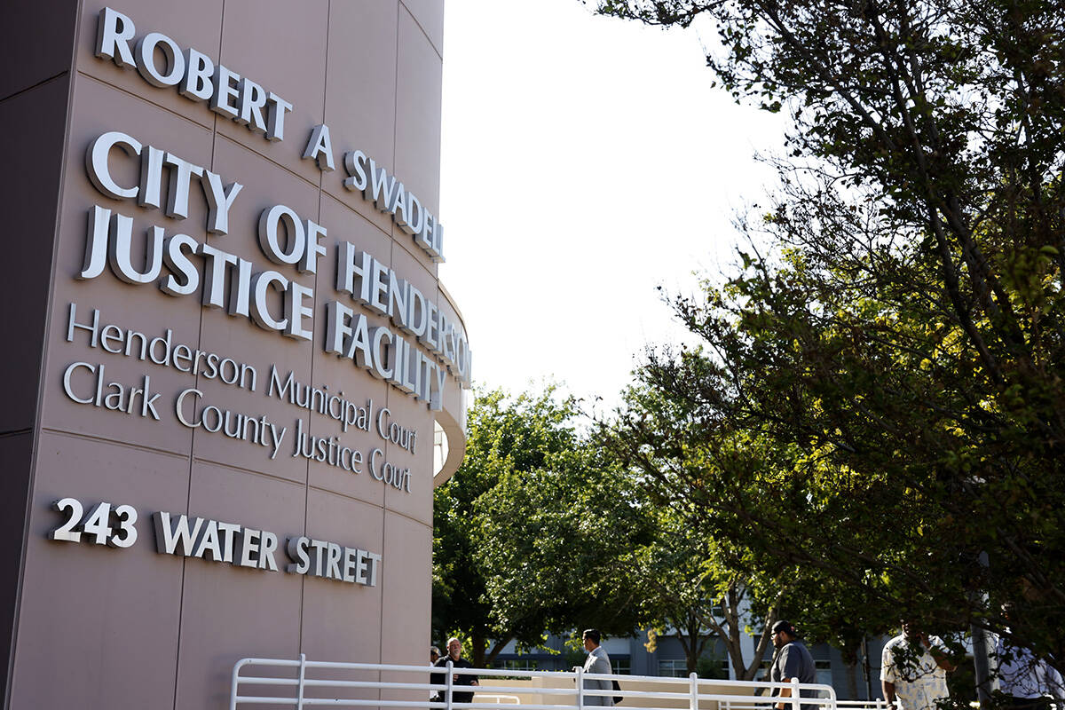 People enter City of Henderson Justice Facility building where Henderson Municipal and Clark Co ...