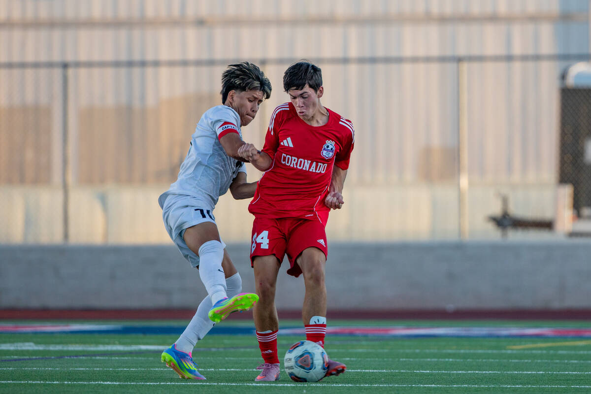 Las Vegas’s Anthony Cardenas (10) competes for the ball during a soccer match between Coronad ...
