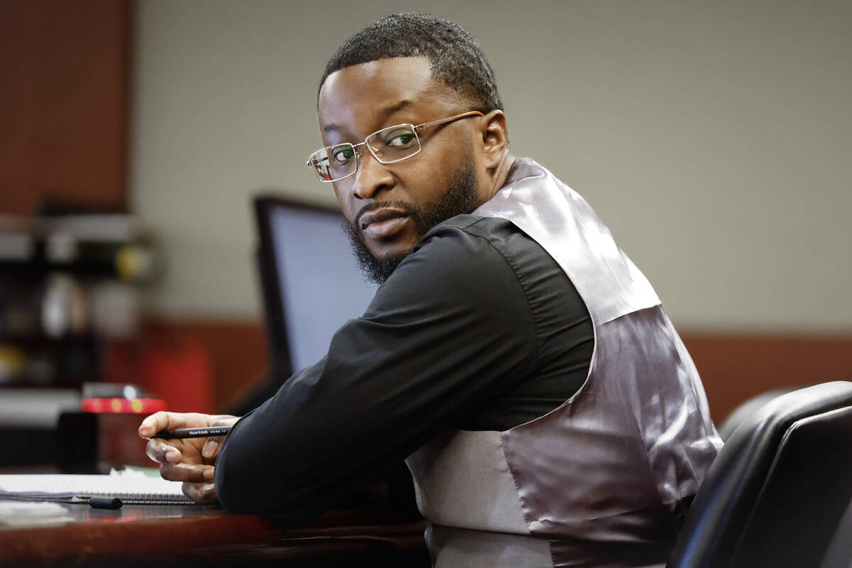 Christopher Walker scans the courtroom during the first day of his DUI trial in Las Vegas Justi ...