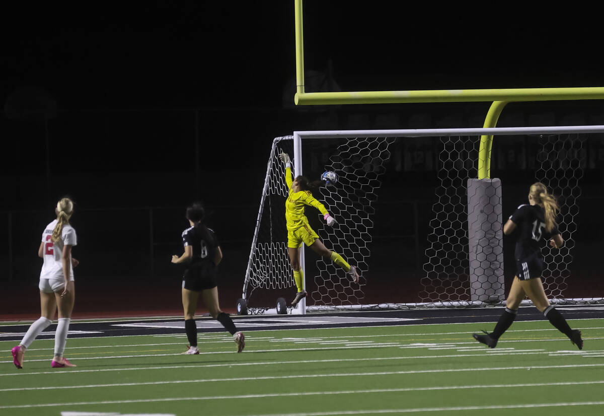 Coronado scores past Palo Verde during a soccer game at Palo Verde High School on Thursday, Sep ...