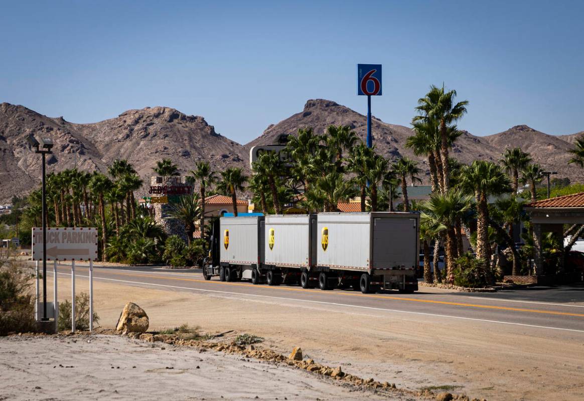 A UPS truck passes through Beatty on Wednesday, Sept. 17, 2025. (Chase Stevens/Las Vegas Review ...