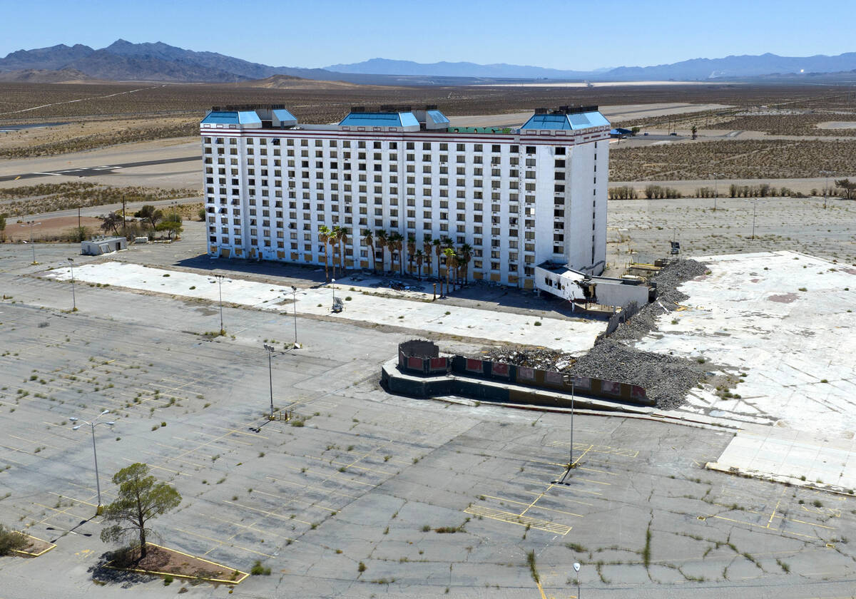 The shuttered Terrible's hotel-casino is seen on Monday, Aug. 18, 2025, in Jean. (Bizuayehu Tes ...