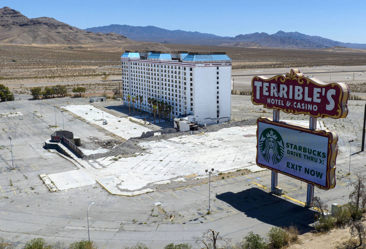 The shuttered Terrible's hotel-casino is seen on Monday, Aug. 18, 2025, in Jean. (Bizuayehu Tes ...