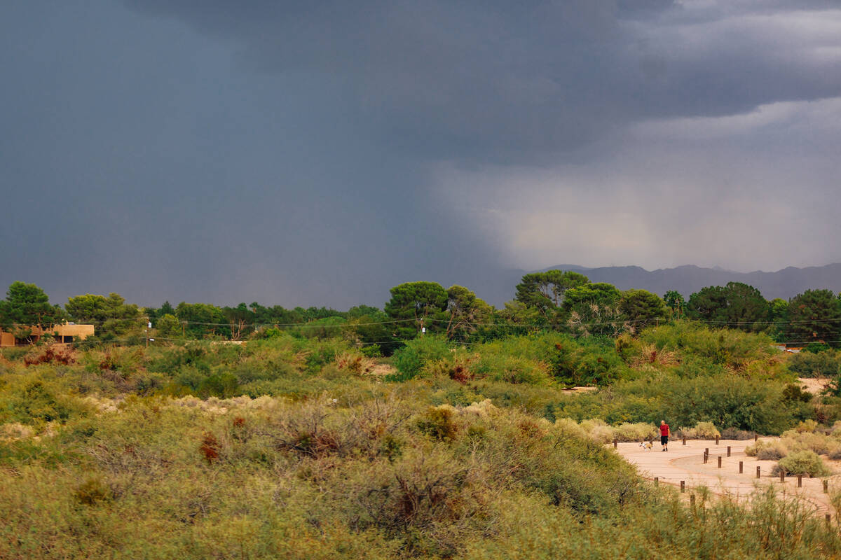 A storm sets in above Sunset Park Friday, Sept. 26, 2025, in Henderson. (Madeline Carter/Las Ve ...