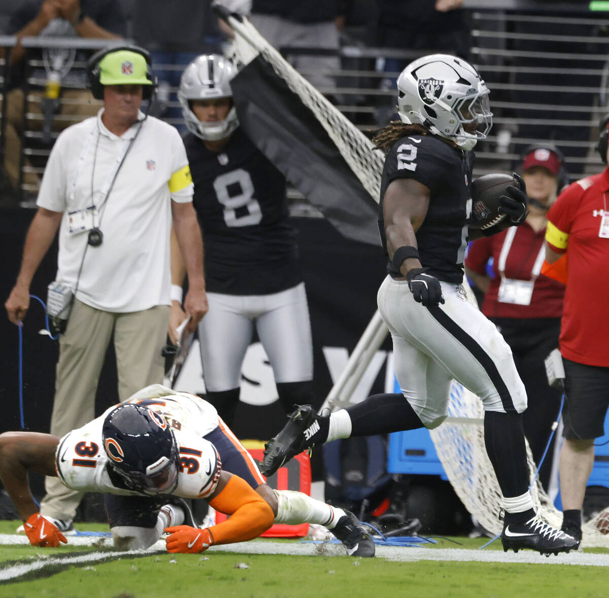 Chicago Bears free safety Kevin Byard (31) watches as Raiders running back Ashton Jeanty (2) ru ...