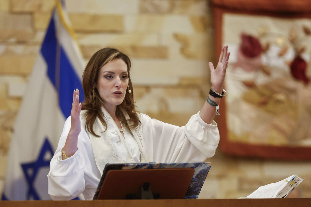 Rabbi-Cantor Jessica Hutchings gives the Yom Kippur sermon at Congregation Ner Tamid Thursday, ...