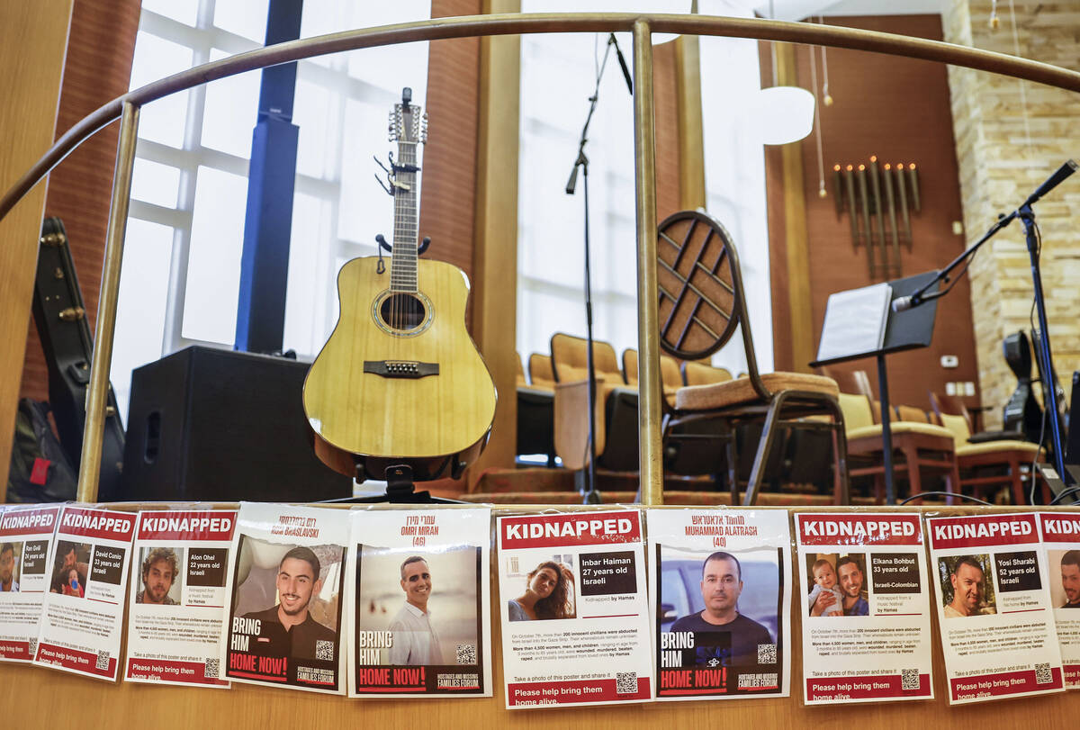 Rabbi-Cantor Jessica Hutchings gives the Yom Kippur sermon at Congregation Ner Tamid Thursday, ...