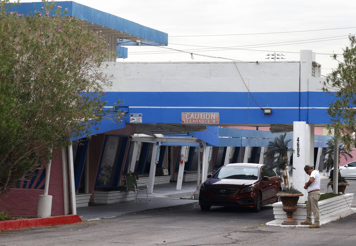The shuttered Diamond Inn Motel is seen at 4605 Las Vegas Blvd. South on Thursday, Sept. 18, 20 ...