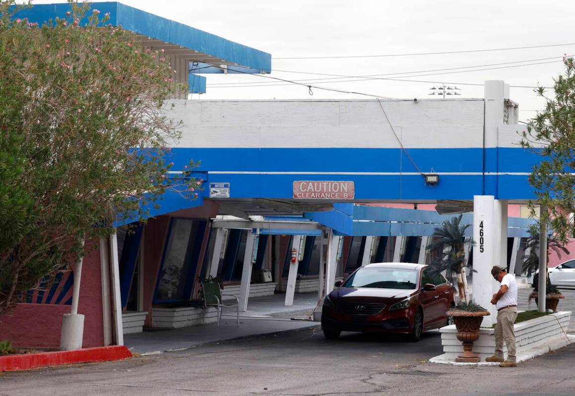 The shuttered Diamond Inn Motel is seen at 4605 Las Vegas Blvd. South on Thursday, Sept. 18, 20 ...