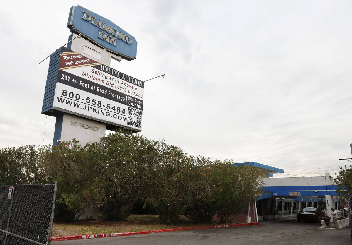 An online auction sign is displayed at the shuttered Diamond Inn Motel at 4605 Las Vegas Blvd. ...
