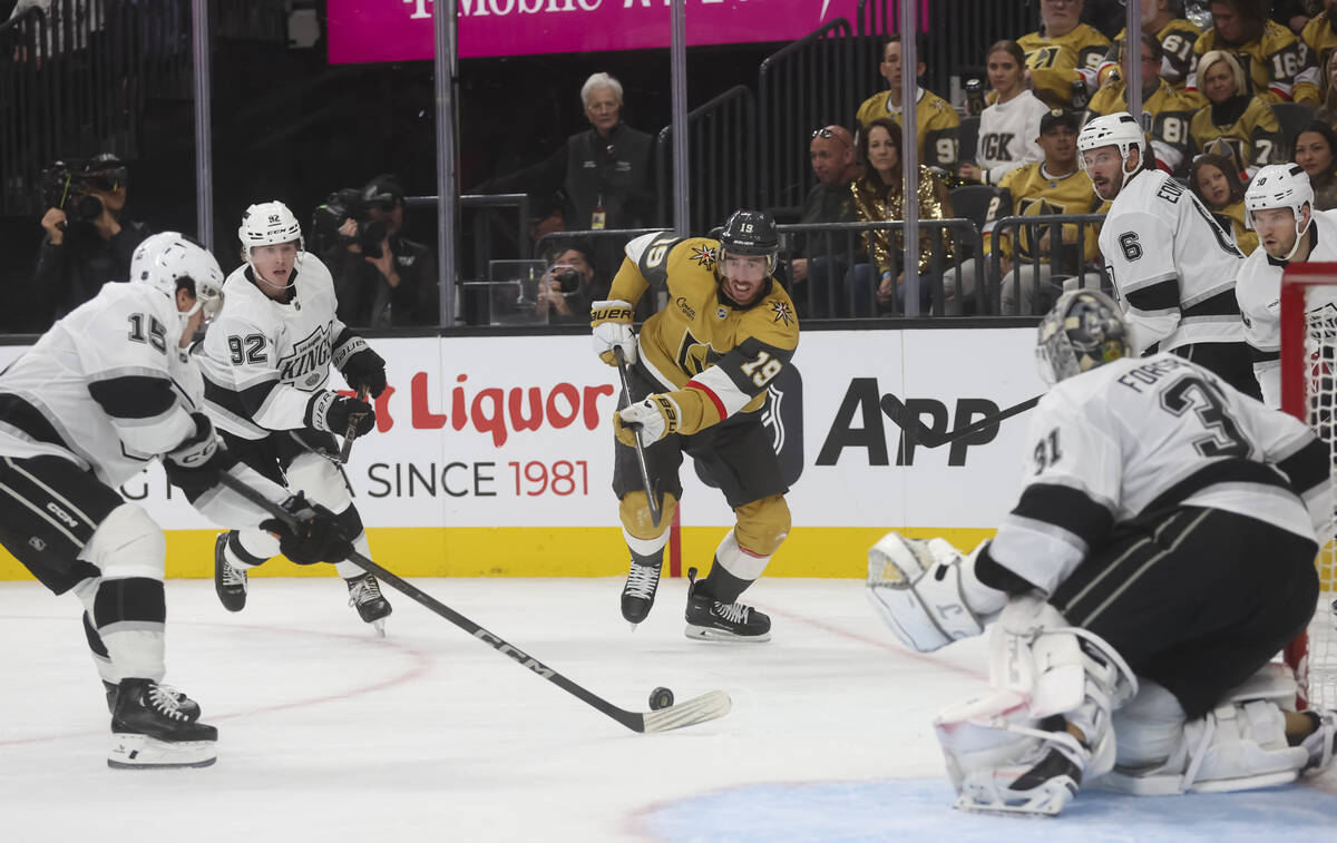 Golden Knights right wing Reilly Smith (19) passes the puck against the Los Angeles Kings durin ...