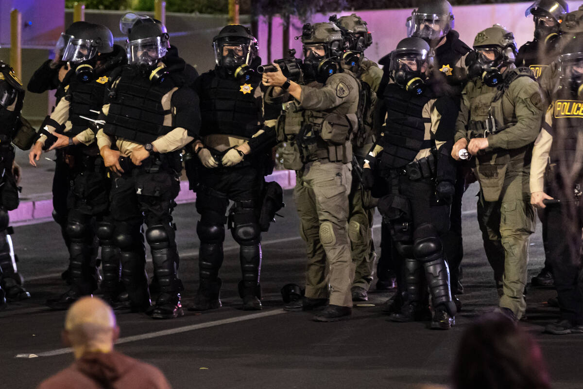 Las Vegas police prepare to fire teargas and less lethal projectiles at people protesting again ...