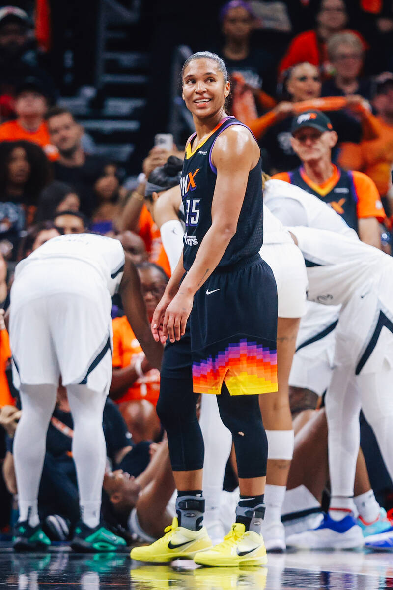 Phoenix Mercury forward Alyssa Thomas (25) smiles as a foul is called on her as the Aces help u ...