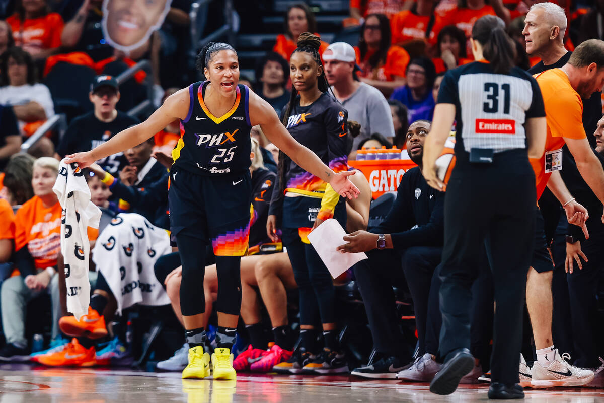 Phoenix Mercury forward Alyssa Thomas (25) reacts to a referee’s call from the sidelines ...