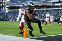 Philadelphia Eagles tight end E.J. Jenkins (84) scores a touchdown past New York Giants safety ...