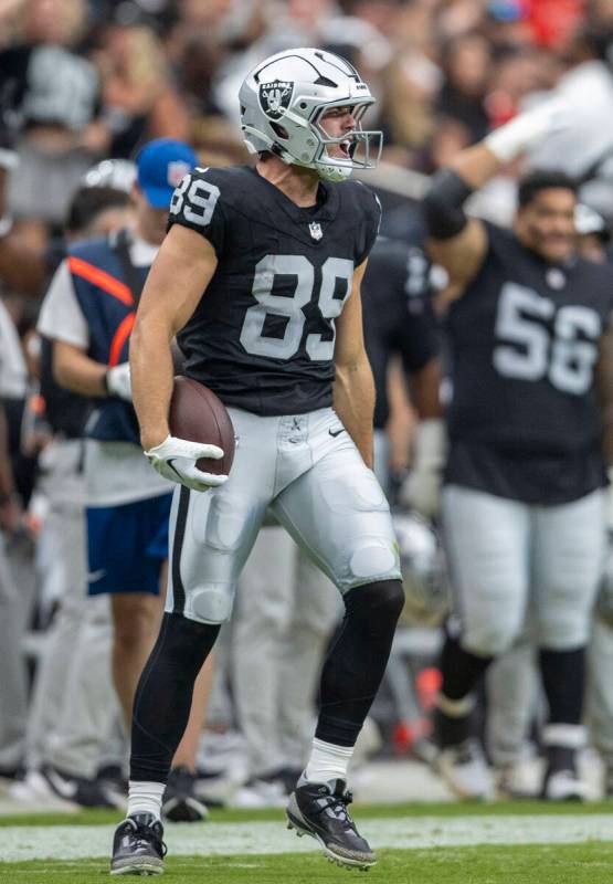 Raiders tight end Brock Bowers (89) celebrates a big catch during the first half of an NFL pres ...