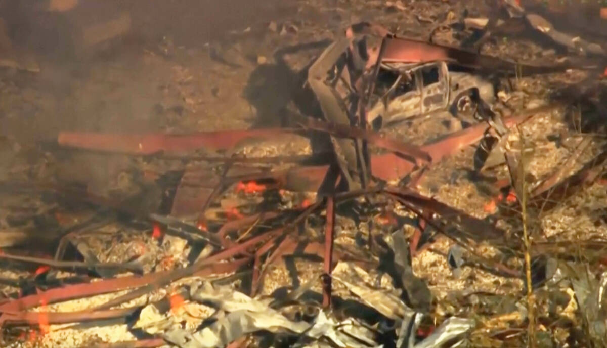 Escombros después de la explosión en la fábrica de explosivos militares en el co ...