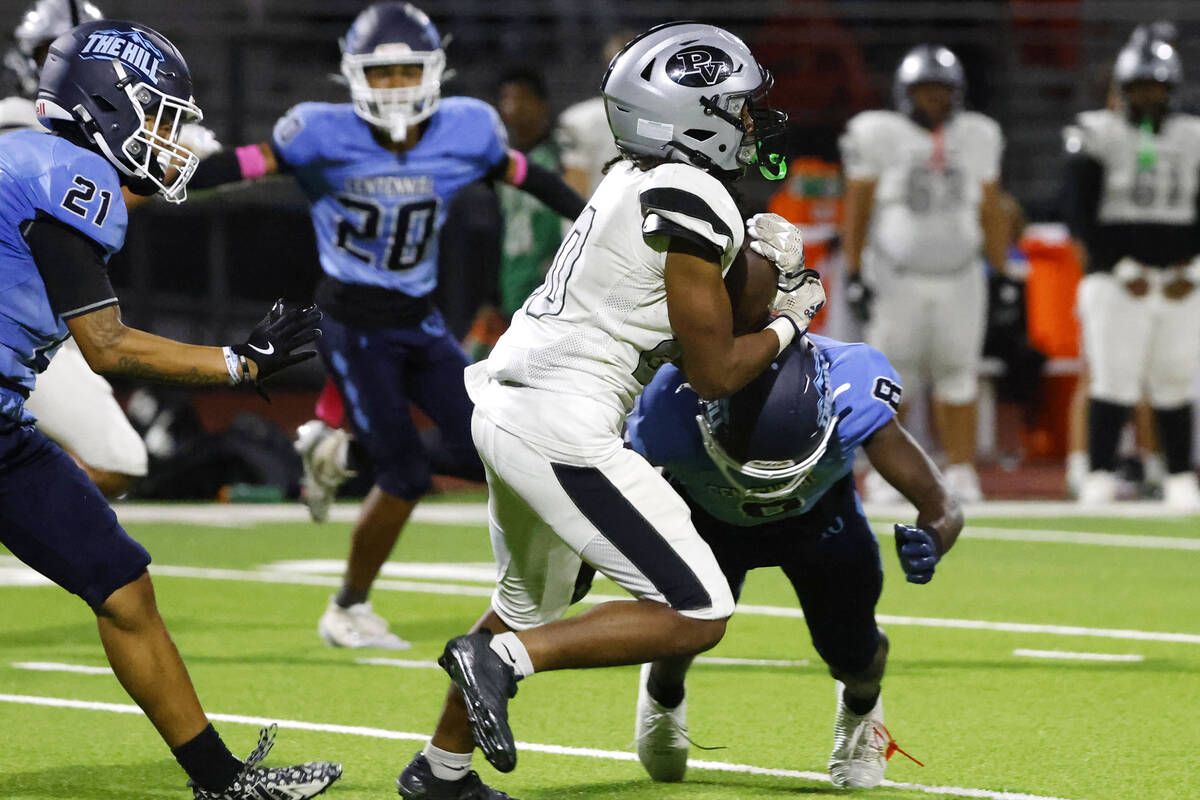 Friday recap: Football teams battle wild weather for thrilling wins