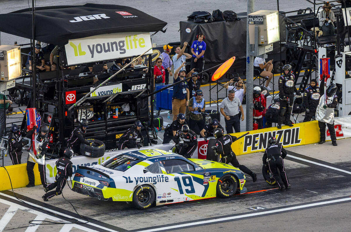 Driver Aric Almirola (19) pits during the Focused Health 302 NXS Playoff Race at Las Vegas Moto ...