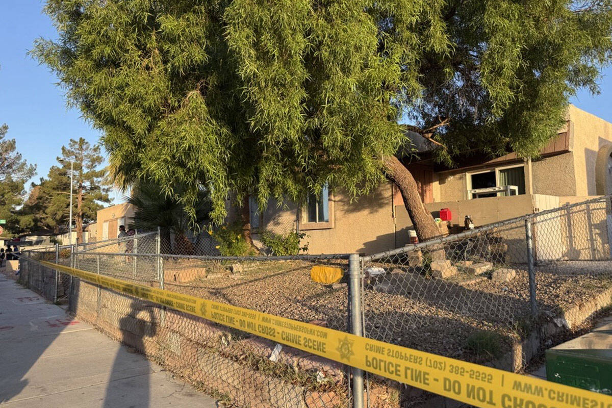 Police investigate a homicide Tuesday, Oct. 14, 2025, on the 5300 block of Cheyenne Avenue in L ...