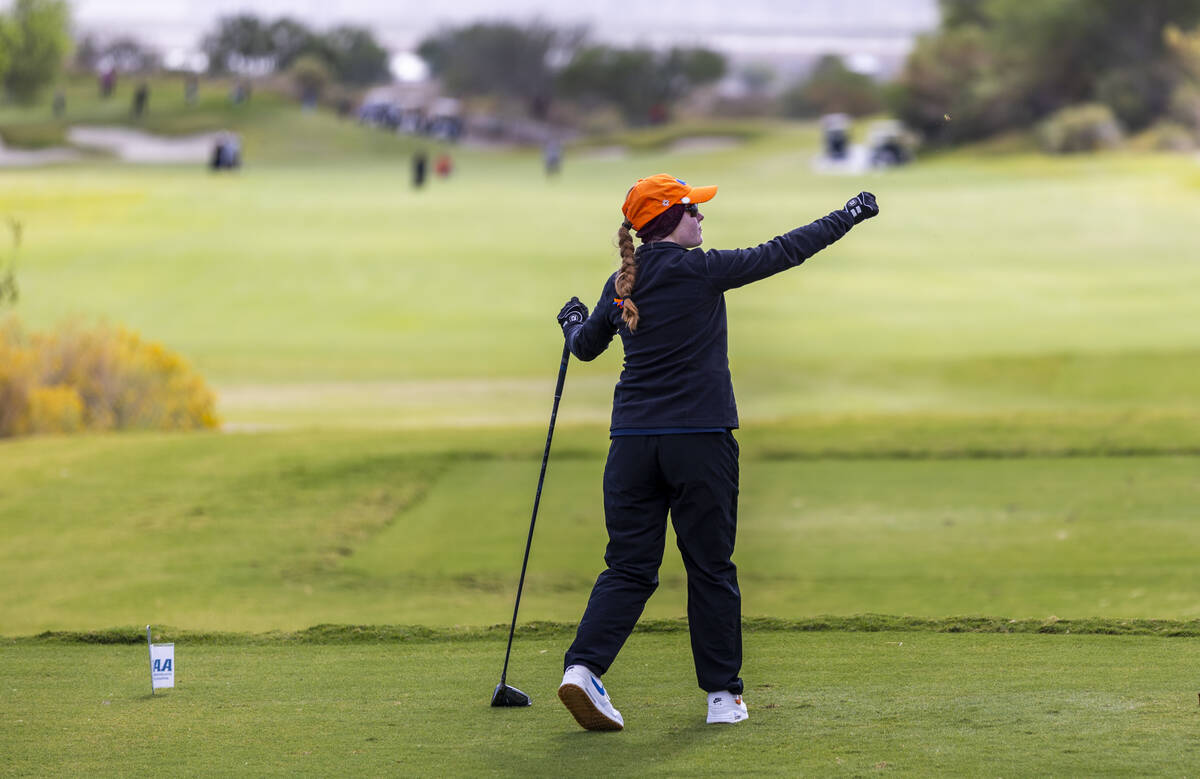 Bishop Gorman's Samantha Harris checks the wind before teeing off during the 5A girls golf ...